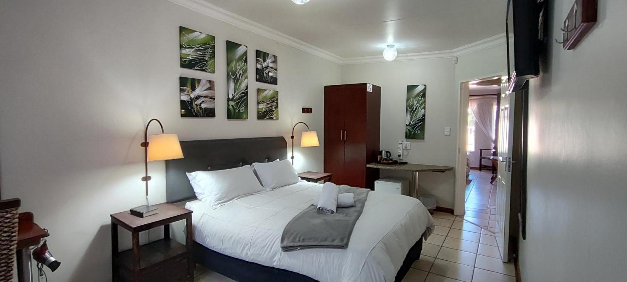 Premiere Guesthouse Bloemfontein Bagian luar foto