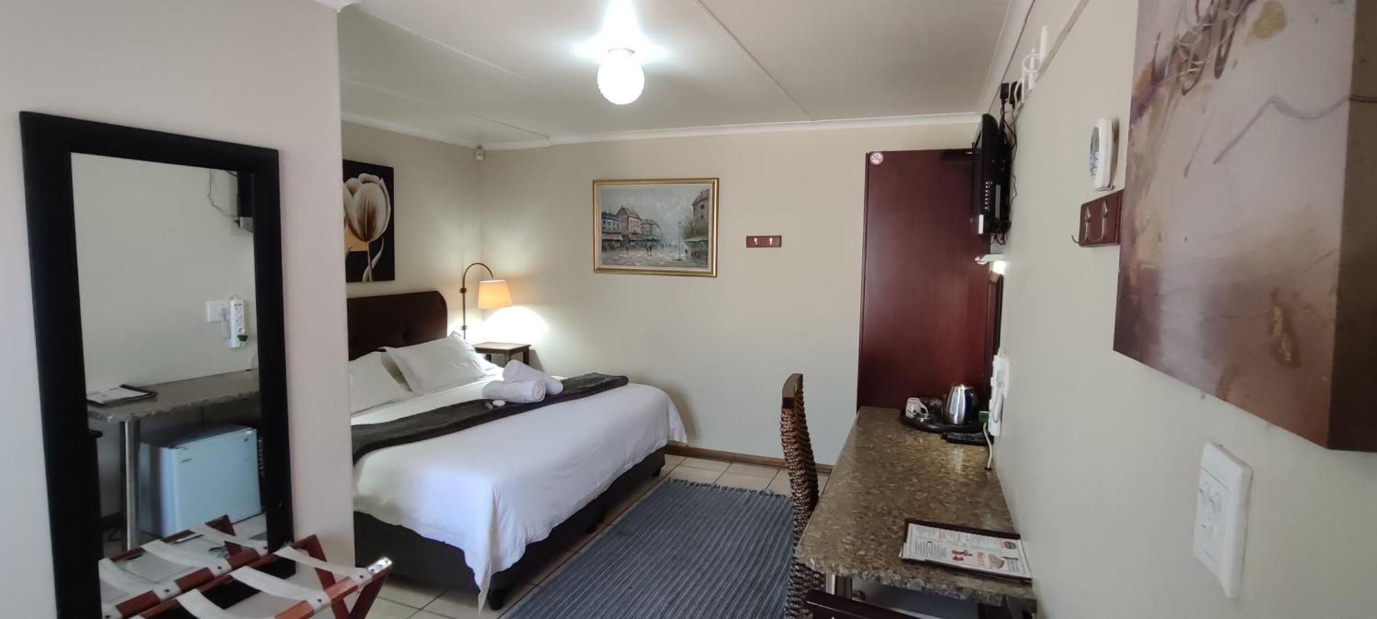 Premiere Guesthouse Bloemfontein Bagian luar foto