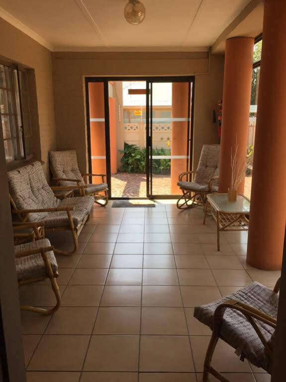 Premiere Guesthouse Bloemfontein Bagian luar foto