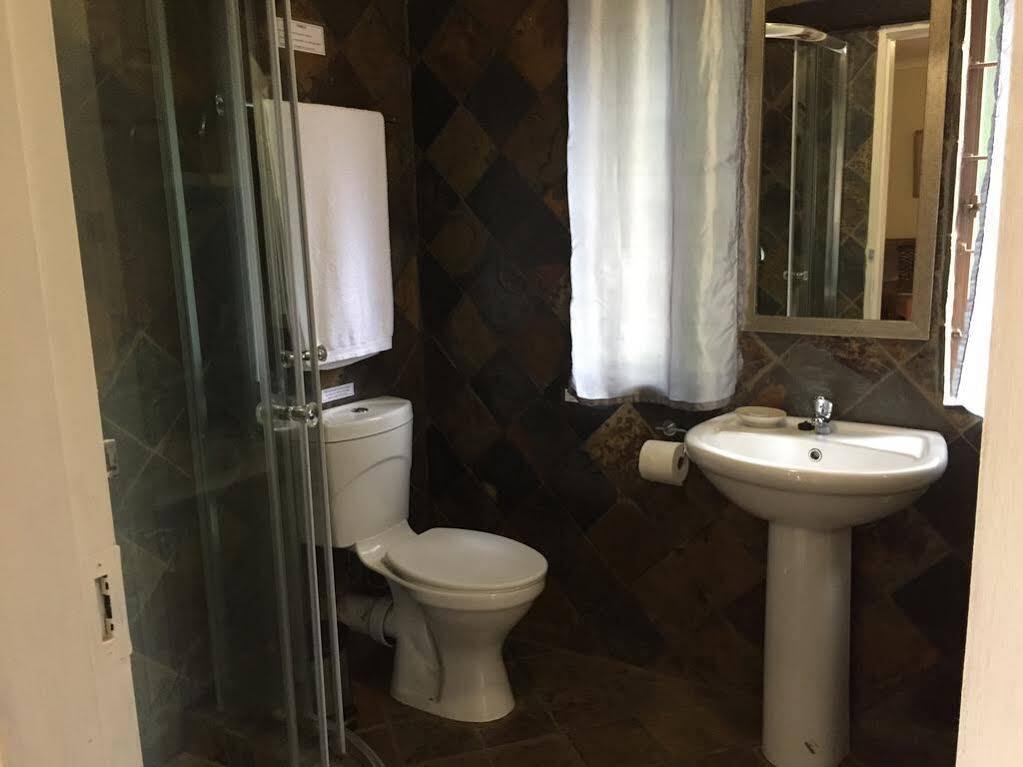 Premiere Guesthouse Bloemfontein Bagian luar foto