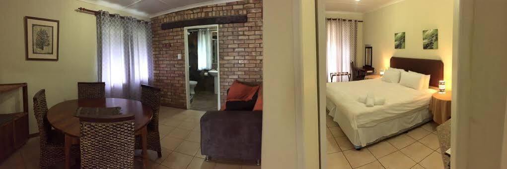 Premiere Guesthouse Bloemfontein Bagian luar foto